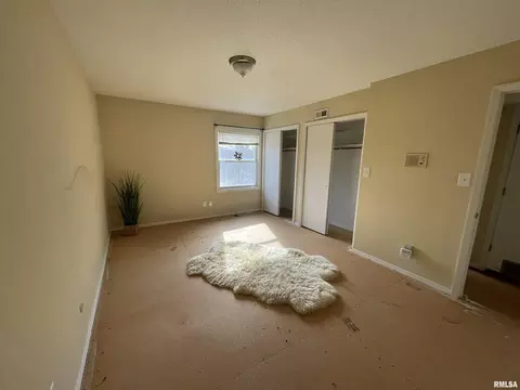 Bedroom - 1910 Jeanette Ln, Springfield, IL 62702 photo 2 of 2