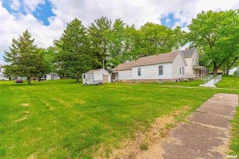 611 615 S Mclean St, Lincoln, IL 62656
