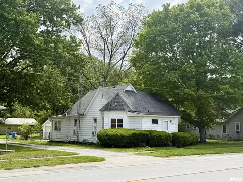 107 S 1st St, Oakford, IL 62673