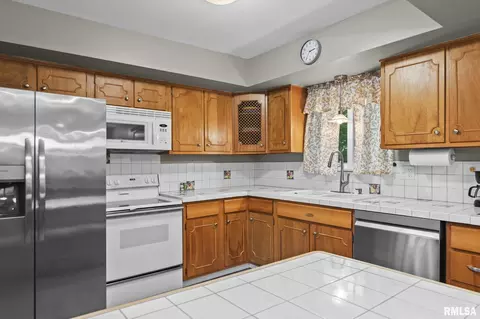 Kitchen - 9 Blackberry Run, Springfield, IL 62704 photo 1 of 3