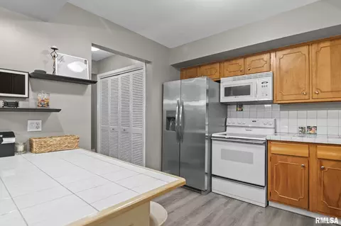 Kitchen - 9 Blackberry Run, Springfield, IL 62704 photo 3 of 3