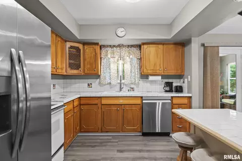 Kitchen - 9 Blackberry Run, Springfield, IL 62704 photo 2 of 3