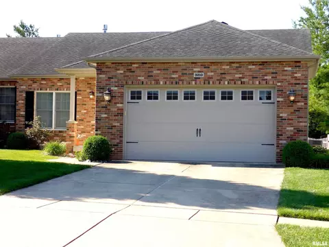 3210 Mackinaw Dr, Springfield, IL 62711