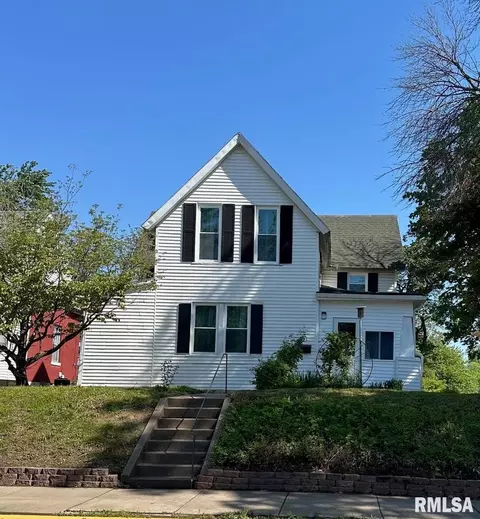 1121 Chestnut St, Quincy, IL 62301