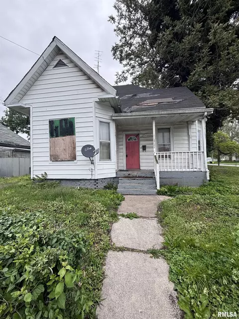 802 N Clay Ave, Jacksonville, IL 62650
