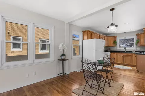 Dining - 2308 S Walnut St, Springfield, IL 62704 photo 1 of 1