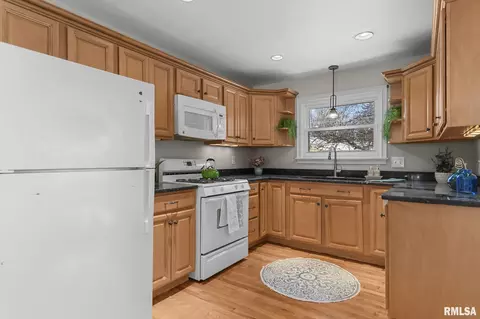 Kitchen - 2308 S Walnut St, Springfield, IL 62704 photo 1 of 4