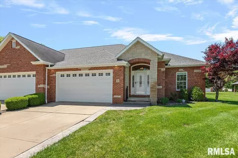 3 Niblick Ln, Sherman, IL 62684