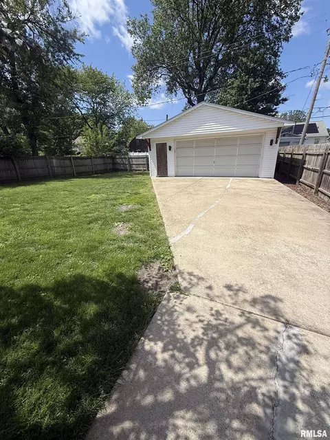 2513 S 7th St, Springfield, IL 62703 photo 3