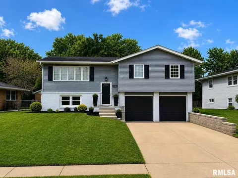 2308 Tamaroa Trl, Springfield, IL 62702