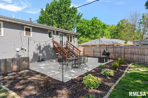 Exterior - 2308 Tamaroa Trl, Springfield, IL 62702 photo 8 of 10