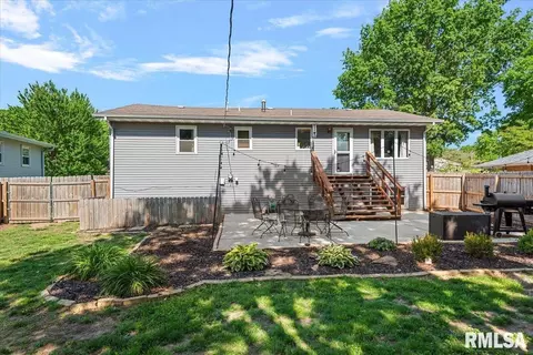 Exterior - 2308 Tamaroa Trl, Springfield, IL 62702 photo 9 of 10