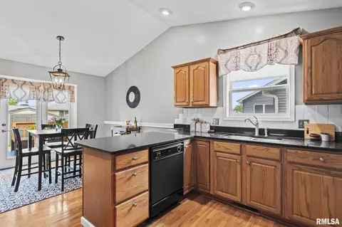 Kitchen - 801 Oakbrook Ave, Chatham, IL 62629 photo 2 of 3