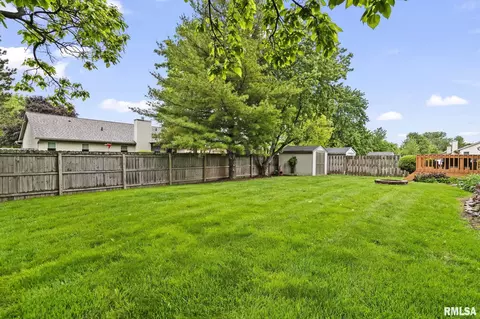 Exterior - 801 Oakbrook Ave, Chatham, IL 62629 photo 7 of 7