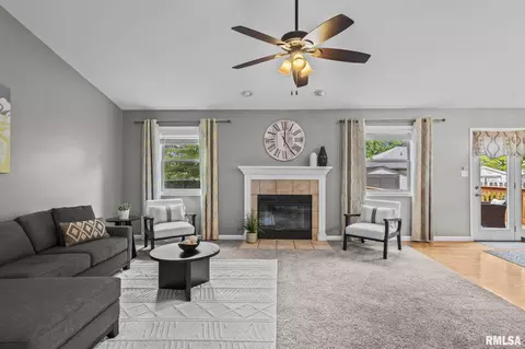 Living - 801 Oakbrook Ave, Chatham, IL 62629 photo 1 of 3