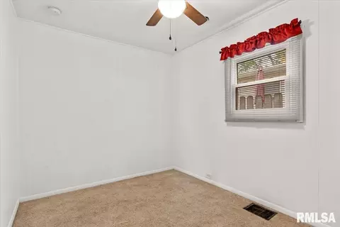 Bedroom - 1638 W Capitol Ave, Springfield, IL 62704 photo 1 of 5