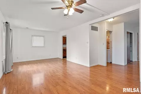 Living - 1638 W Capitol Ave, Springfield, IL 62704 photo 3 of 7