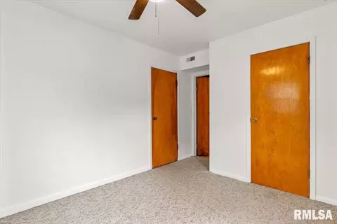 Bedroom - 1638 W Capitol Ave, Springfield, IL 62704 photo 4 of 5