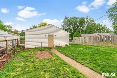 Exterior - 1638 W Capitol Ave, Springfield, IL 62704 photo 2 of 7