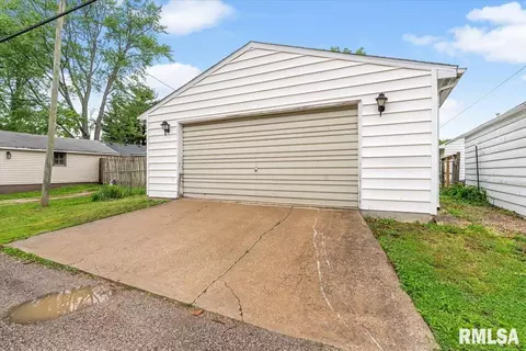 Other - 1638 W Capitol Ave, Springfield, IL 62704 photo 3 of 5