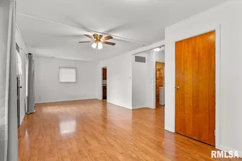 Living - 1638 W Capitol Ave, Springfield, IL 62704 photo 1 of 7