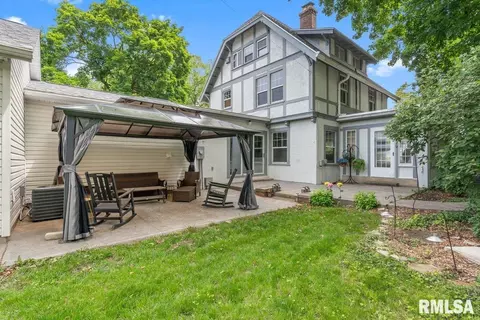 Exterior - 1325 S Bates Ave, Springfield, IL 62704 photo 7 of 10