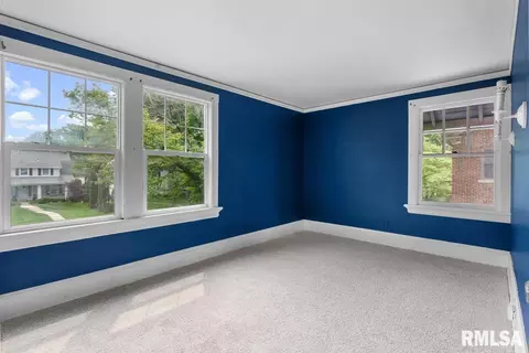 Bedroom - 1325 S Bates Ave, Springfield, IL 62704 photo 3 of 11