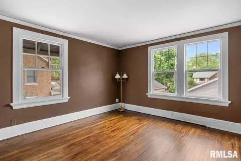 Bedroom - 1325 S Bates Ave, Springfield, IL 62704 photo 5 of 11