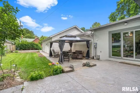 Exterior - 1325 S Bates Ave, Springfield, IL 62704 photo 9 of 10