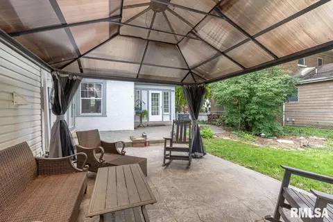 Exterior - 1325 S Bates Ave, Springfield, IL 62704 photo 10 of 10