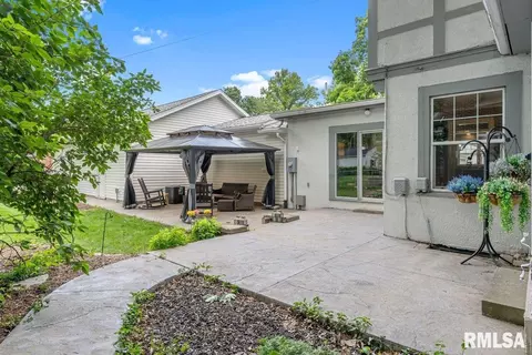 Exterior - 1325 S Bates Ave, Springfield, IL 62704 photo 6 of 10