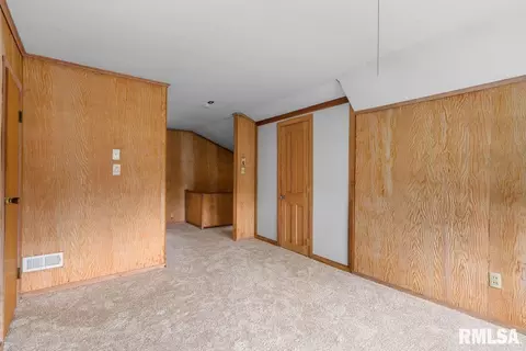Bedroom - 1325 S Bates Ave, Springfield, IL 62704 photo 10 of 11