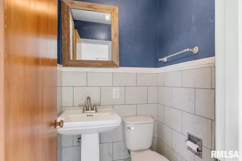 Bath - 1325 S Bates Ave, Springfield, IL 62704 photo 1 of 4