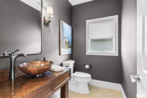 Bath - 2408 Wimbledon Pl, Springfield, IL 62704 photo 4 of 5