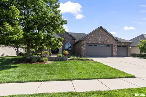 Exterior - 2408 Wimbledon Pl, Springfield, IL 62704 photo 2 of 7