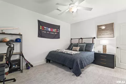 Bedroom - 2408 Wimbledon Pl, Springfield, IL 62704 photo 10 of 12