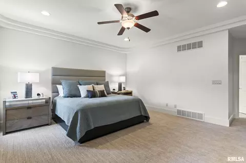 Bedroom - 2408 Wimbledon Pl, Springfield, IL 62704 photo 1 of 12