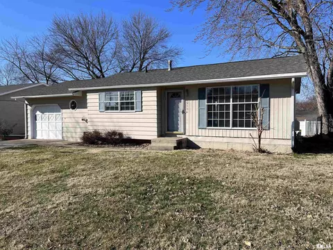3213 Harrison St, Quincy, IL 62301