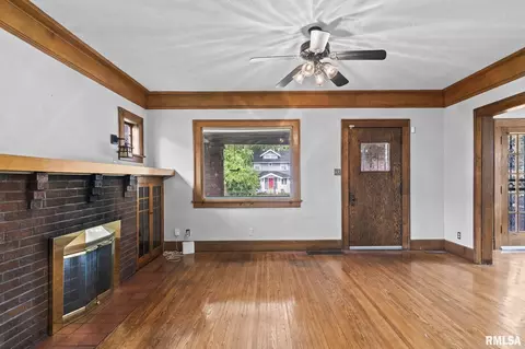 Living - 1204 Macarthur Blvd, Springfield, IL 62704 photo 1 of 7