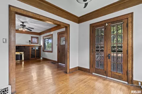 Entry Way - 1204 Macarthur Blvd, Springfield, IL 62704 photo 1 of 5