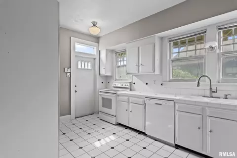 Kitchen - 1204 Macarthur Blvd, Springfield, IL 62704 photo 1 of 3