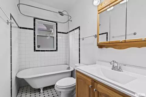 Bath - 1204 Macarthur Blvd, Springfield, IL 62704 photo 1 of 2