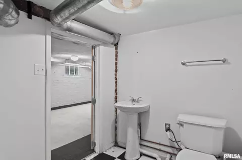 Bath - 1204 Macarthur Blvd, Springfield, IL 62704 photo 2 of 2