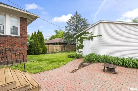 Exterior - 1204 Macarthur Blvd, Springfield, IL 62704 photo 6 of 7