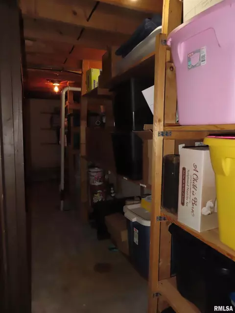 Entry Way - 205 S Park St, Alpha, IL 61413 photo 1 of 1