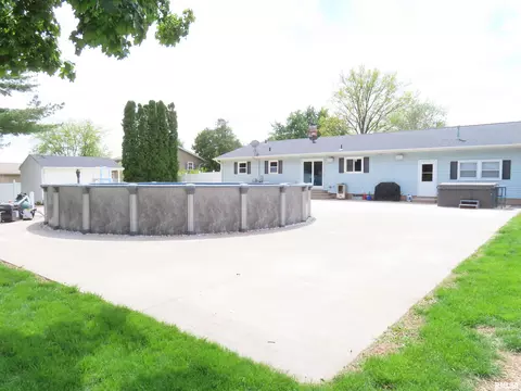 Exterior - 205 S Park St, Alpha, IL 61413 photo 13 of 15
