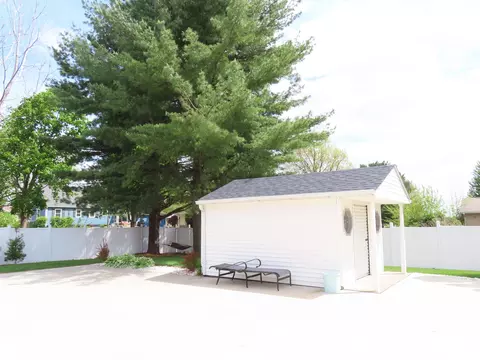 Exterior - 205 S Park St, Alpha, IL 61413 photo 7 of 15