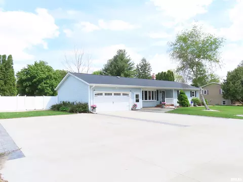 Exterior - 205 S Park St, Alpha, IL 61413 photo 3 of 15