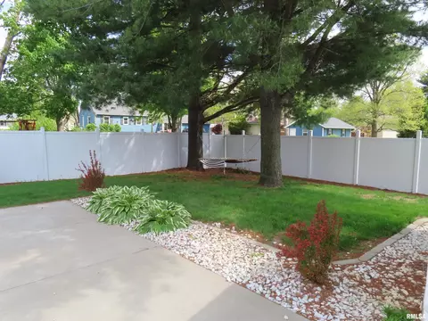 Exterior - 205 S Park St, Alpha, IL 61413 photo 8 of 15
