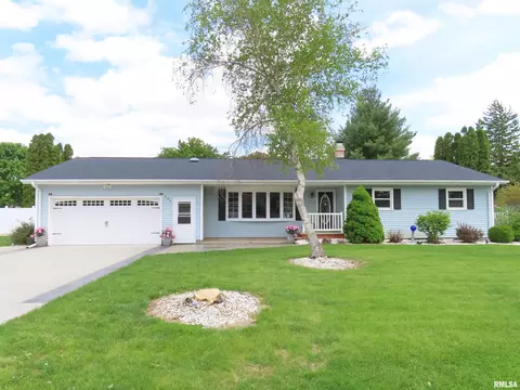 205 S Park St, Alpha, IL 61413